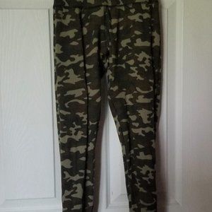 Lightly lined yoga leggings BNWOT
